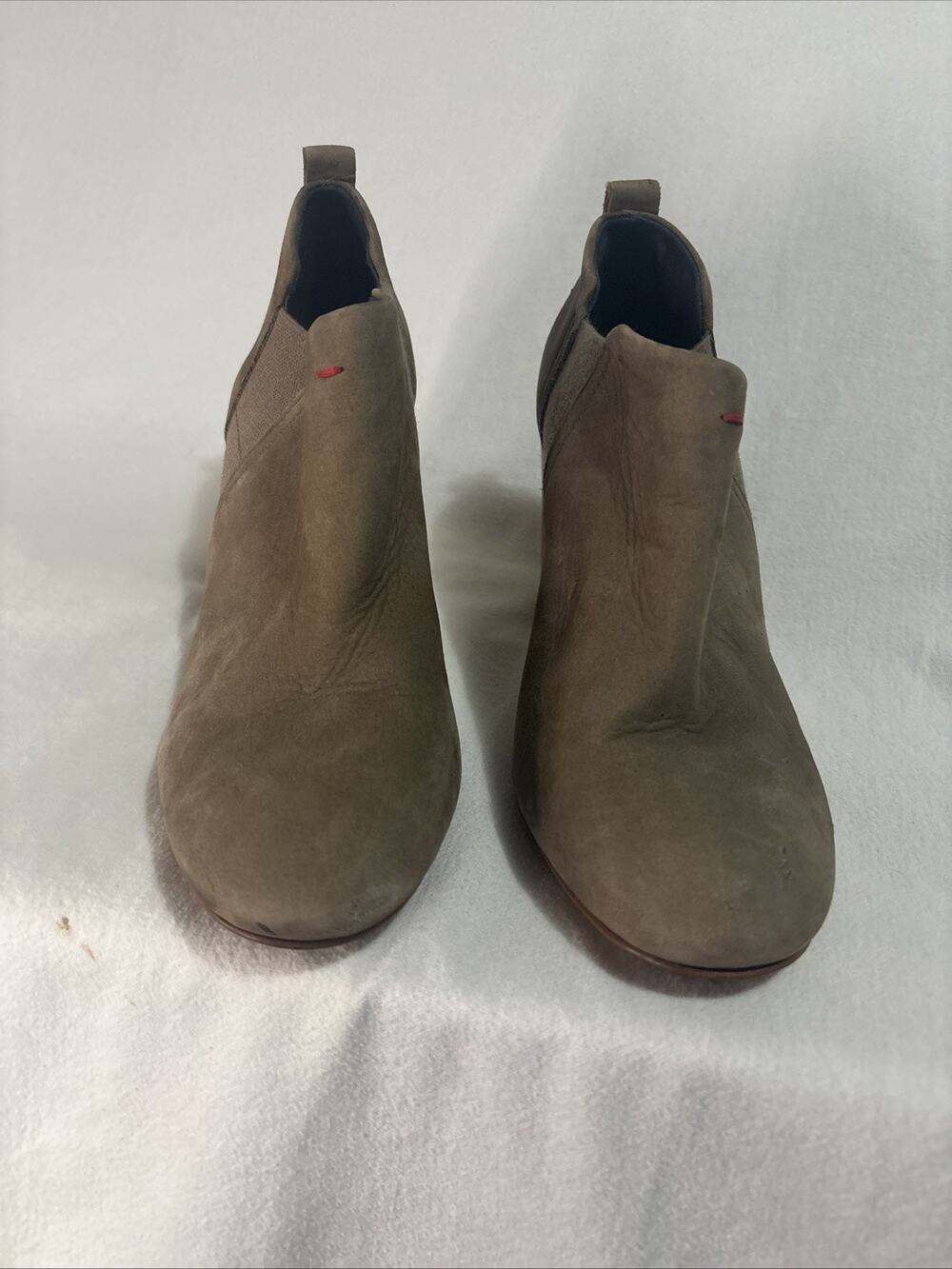 ED Ellen Degeneres Mahoney Beige Ankle Boot Size 8.5